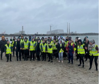 Dublin students tackle beach clean with Green-Schools and Uisce 