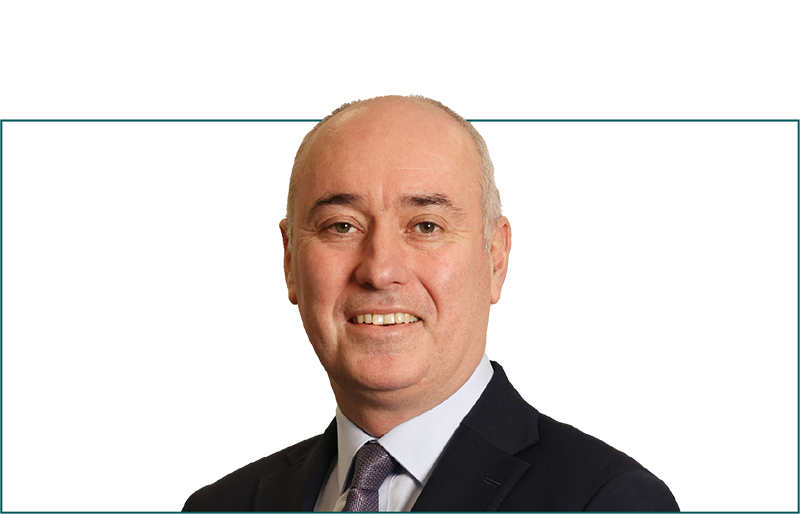 Justin Johnston, Stiúrthóir Straitéise, Athléimneachta agus Rialála