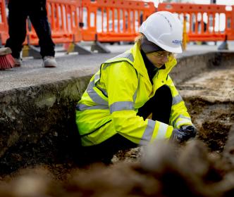 Uisce Éireann Engineer working in road maintanance
